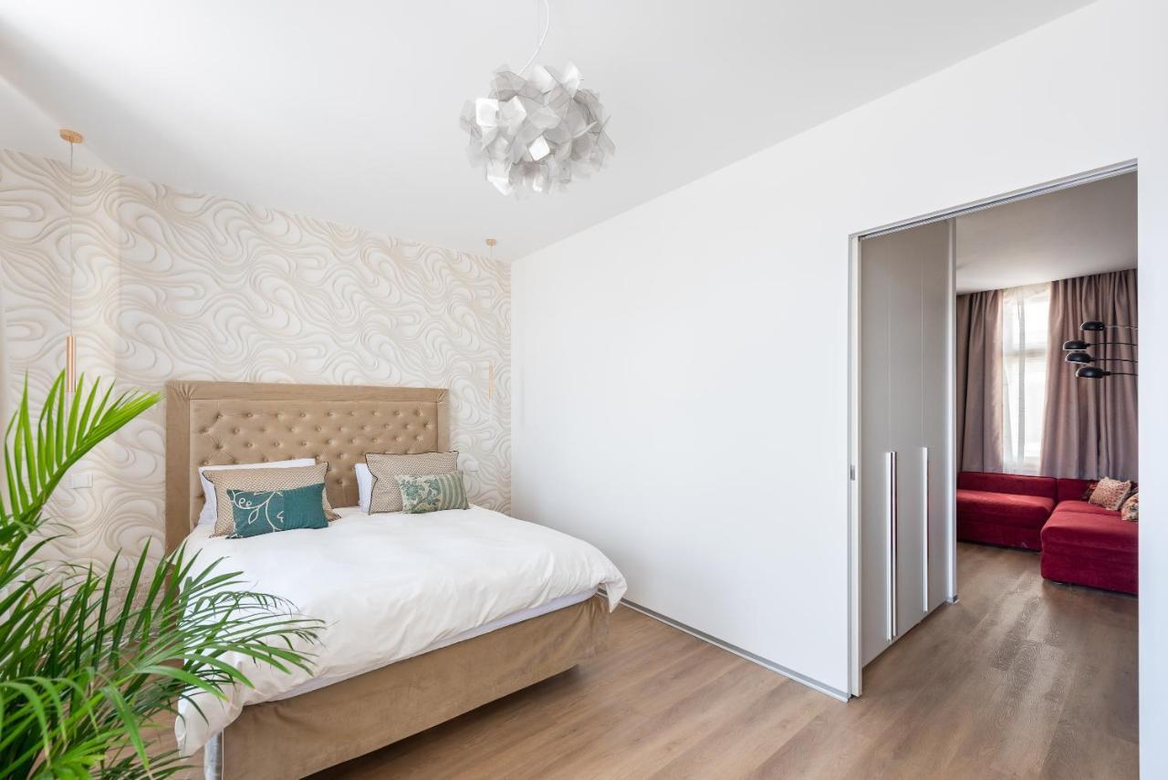 New Modern Apartment 5. Floor Praha Bagian luar foto